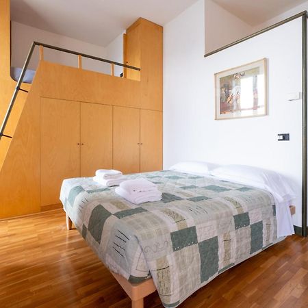 La Casa Di Anna Apartment วาเรนนา ภายนอก รูปภาพ