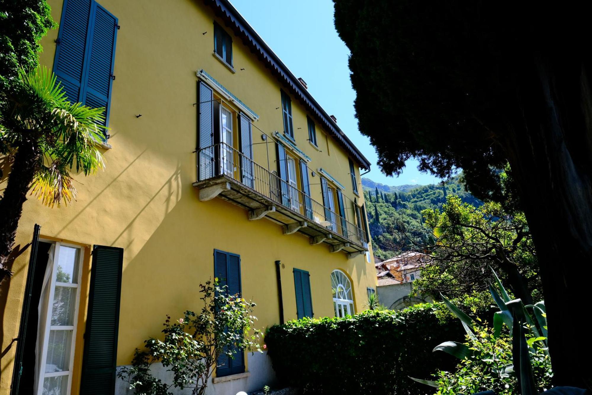 La Casa Di Anna Apartment วาเรนนา ภายนอก รูปภาพ