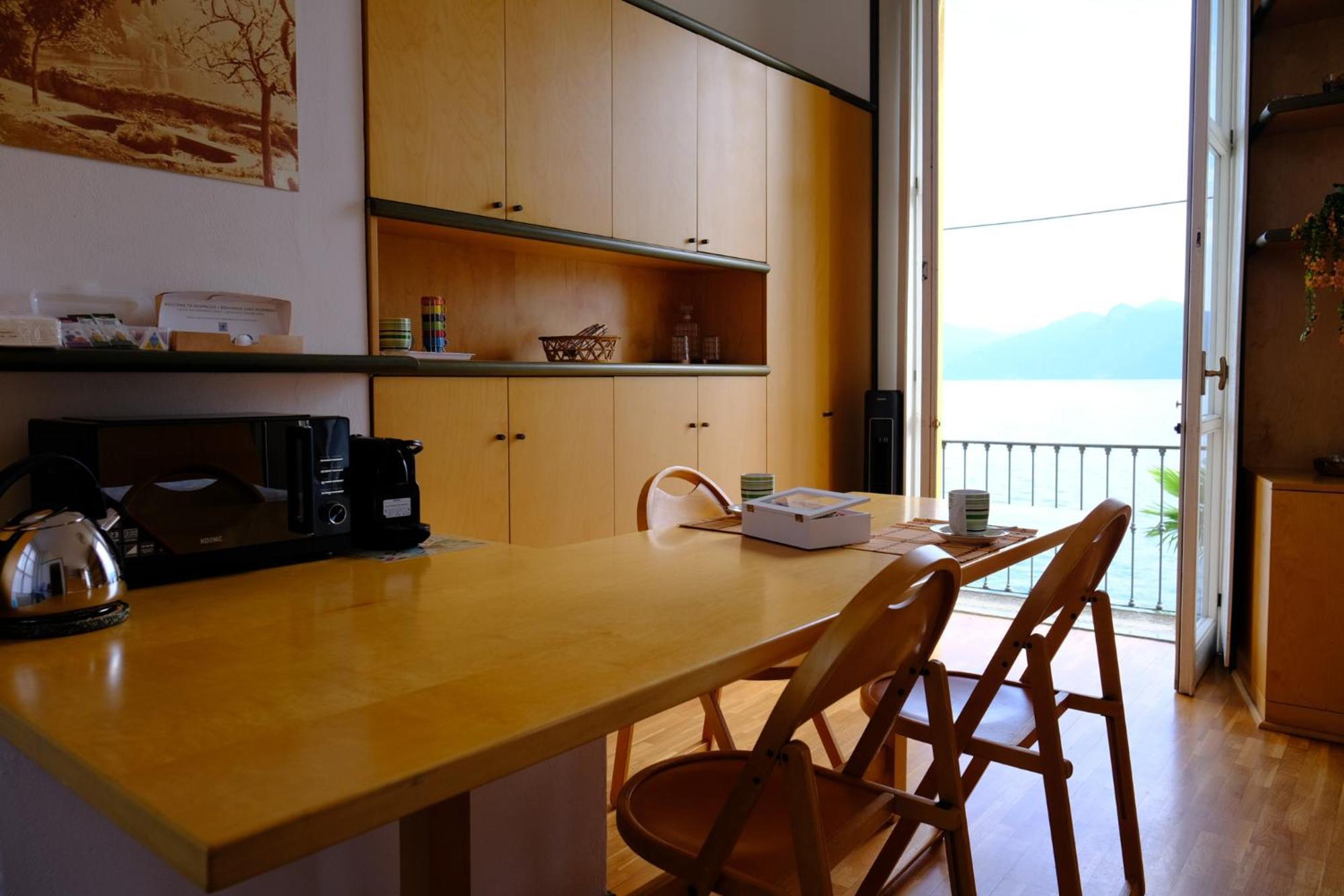 La Casa Di Anna Apartment วาเรนนา ภายนอก รูปภาพ