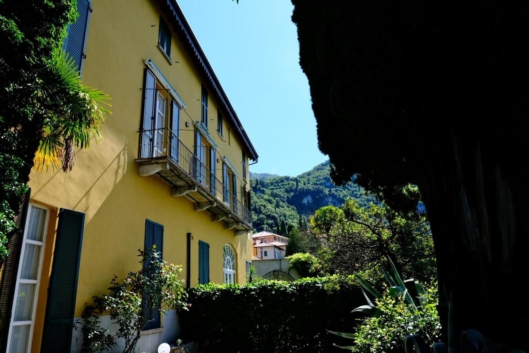 La Casa Di Anna Apartment วาเรนนา ภายนอก รูปภาพ
